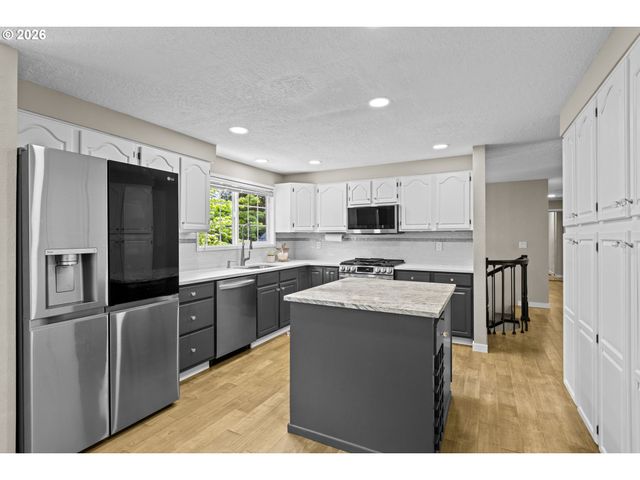 18195 Sw CHEYENNE Way, Tualatin, OR 97062