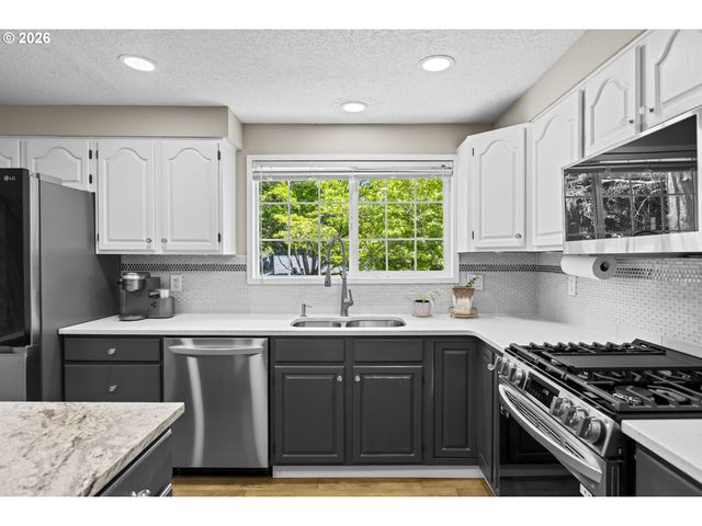 18195 Sw CHEYENNE Way, Tualatin, OR 97062