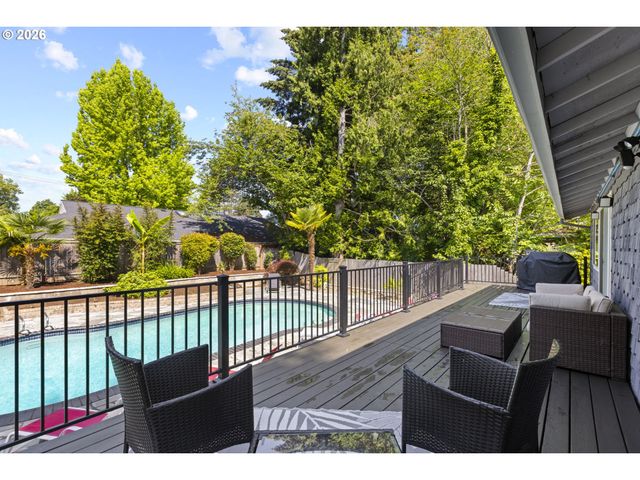 18195 Sw CHEYENNE Way, Tualatin, OR 97062