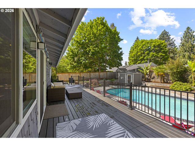 18195 Sw CHEYENNE Way, Tualatin, OR 97062