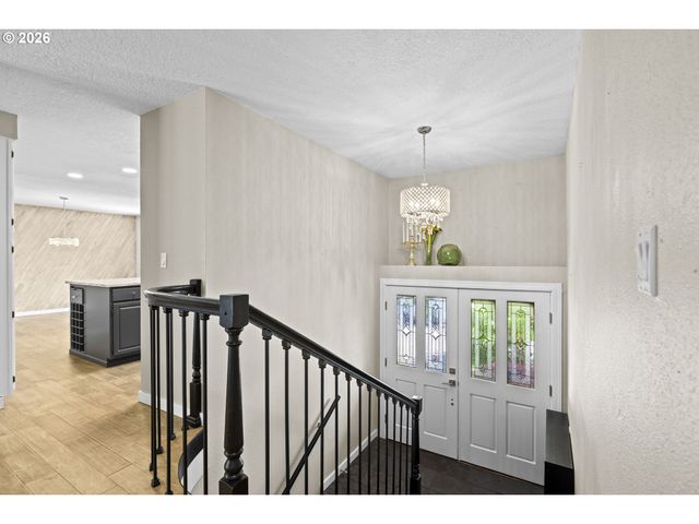 18195 Sw CHEYENNE Way, Tualatin, OR 97062