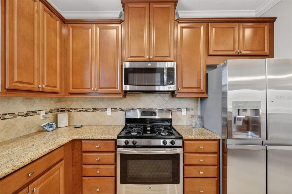 Image 11 of property listing at 13211 PRIMA DRIVE, Bradenton, FL 34211