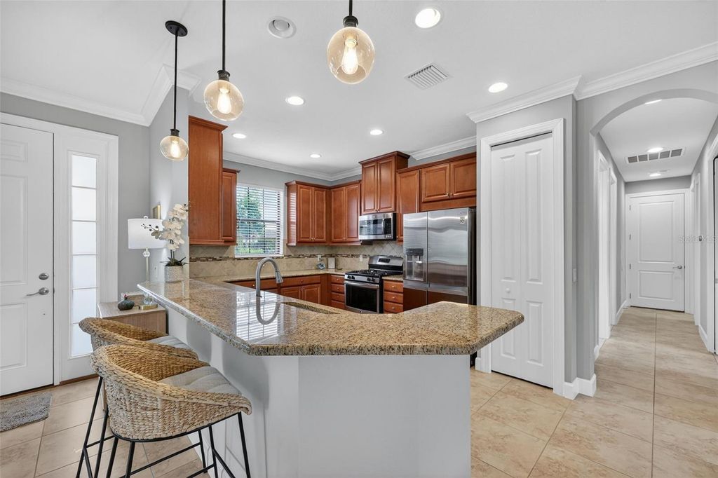 Image 8 of property listing at 13211 PRIMA DRIVE, Bradenton, FL 34211