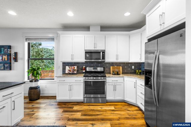 4827 Kenomi Pl, Turner, OR 97392