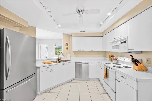 2864 Mizzen Way # Y106, Naples, FL 34109