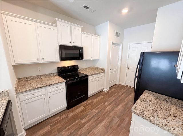 7336 Amberly Hills Road, Charlotte, NC 28215