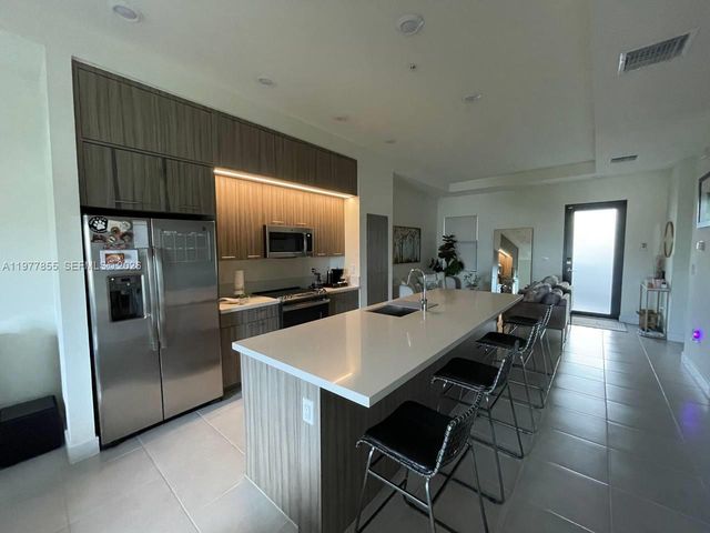 8045 NW 104th Ave 36, Doral, FL 33178