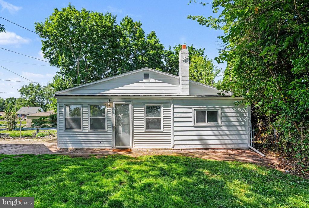 105 OAK HILL DR, Middletown, PA 17057