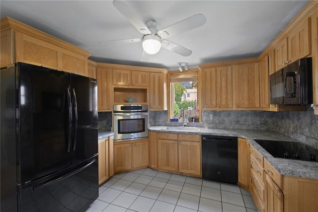 36 Becker Avenue, East Providence, RI 02915