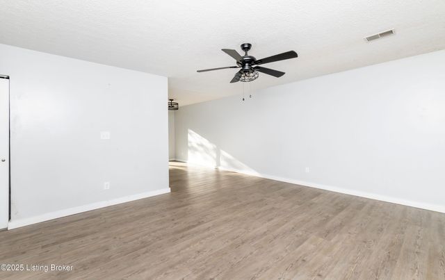 111 Norwood Dr, Elizabethtown, KY 42701