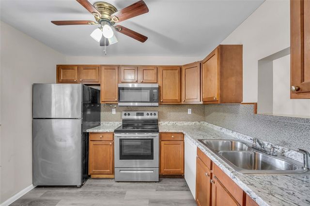 3250 NW 85th Avenue 14, Coral Springs, FL 33065