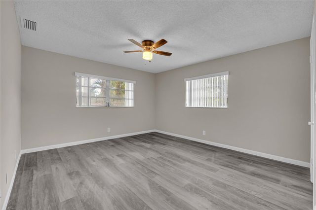 3250 NW 85th Avenue 14, Coral Springs, FL 33065