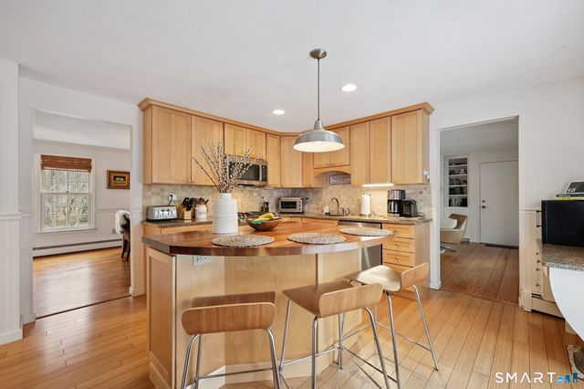 79 Acorn Road, Madison, CT 06443