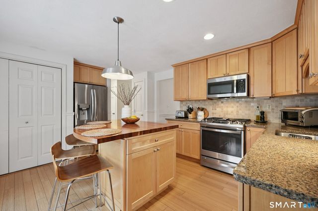 79 Acorn Road, Madison, CT 06443