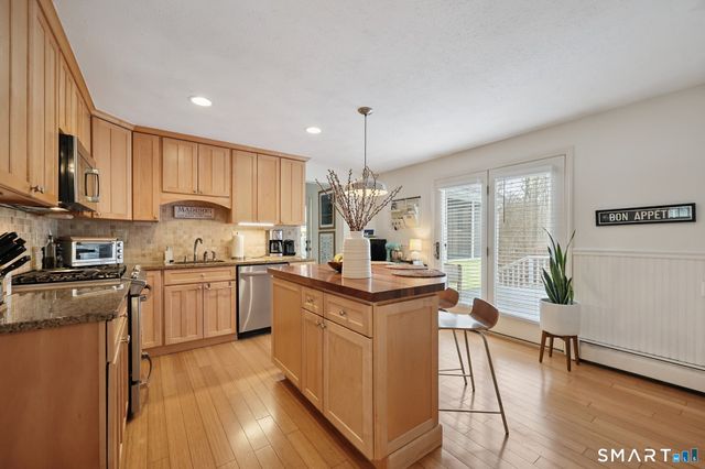 79 Acorn Road, Madison, CT 06443