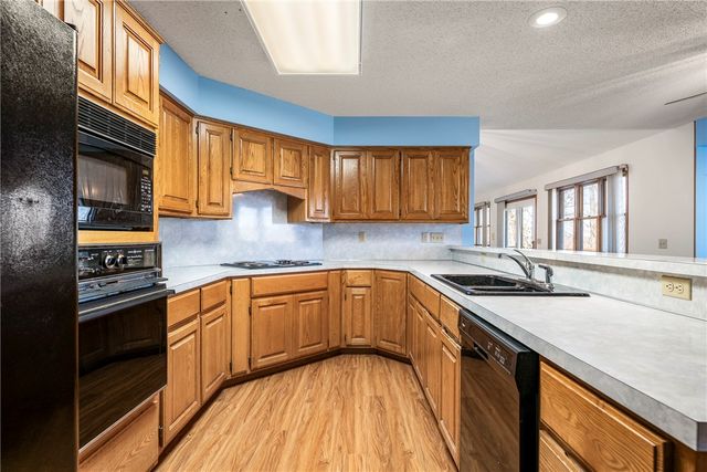 12 Scalloway Circle, Bella Vista, AR 72715