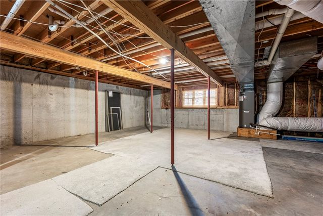 12 Scalloway Circle, Bella Vista, AR 72715