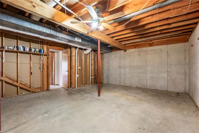 12 Scalloway Circle, Bella Vista, AR 72715