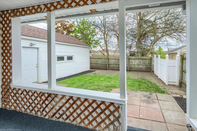 29 Law Street, Lapeer, MI 48446