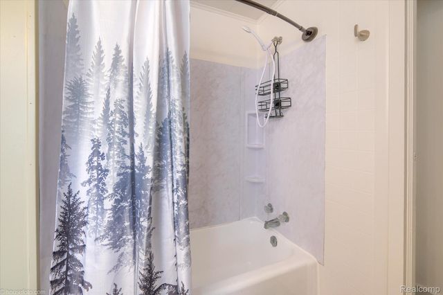 29 Law Street, Lapeer, MI 48446