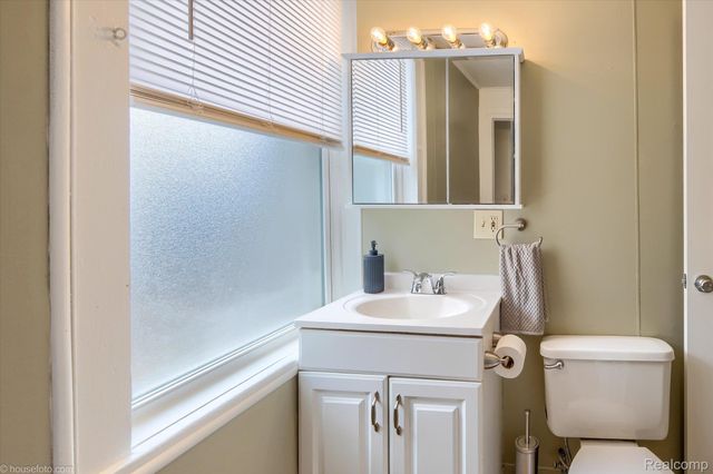 29 Law Street, Lapeer, MI 48446