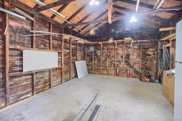 29 Law Street, Lapeer, MI 48446