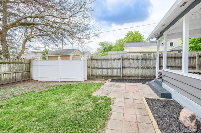 29 Law Street, Lapeer, MI 48446