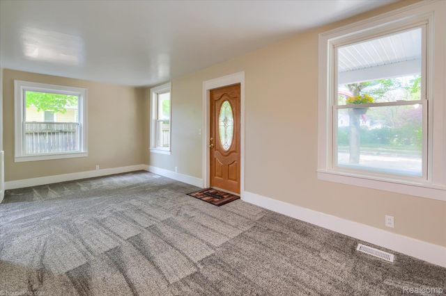 29 Law Street, Lapeer, MI 48446