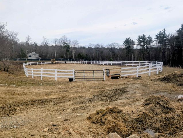 40 Dunbarton Center Road, Bow, NH 03304