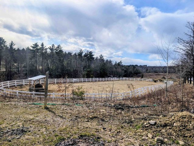 40 Dunbarton Center Road, Bow, NH 03304