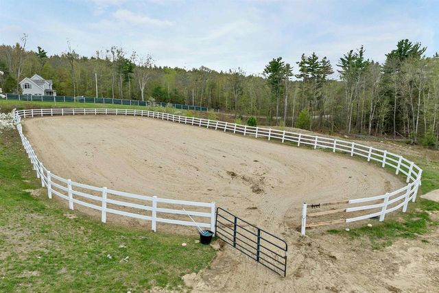 40 Dunbarton Center Road, Bow, NH 03304