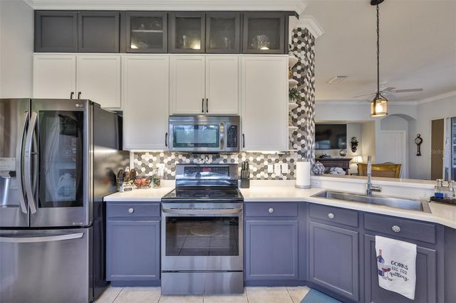 711 CAMELLIA GREEN DRIVE, Sun City Center, FL 33573