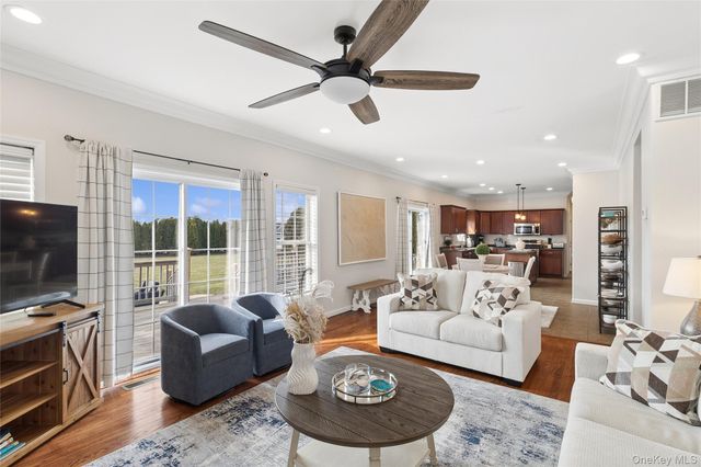 3935 Sound Avenue, Riverhead, NY 11901