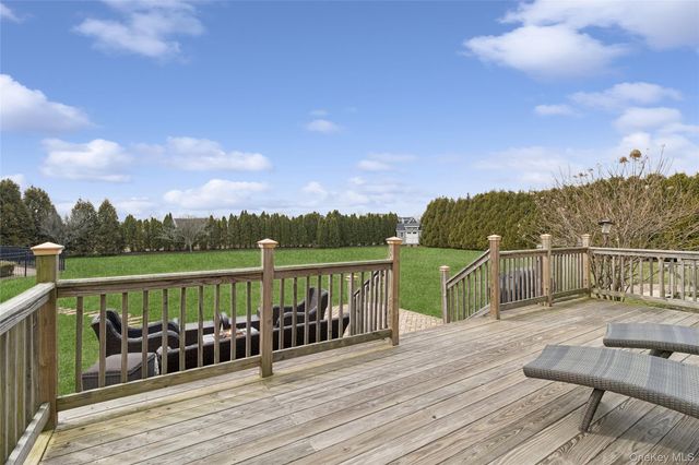 3935 Sound Avenue, Riverhead, NY 11901