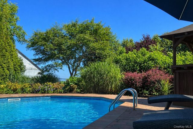 3935 Sound Avenue, Riverhead, NY 11901