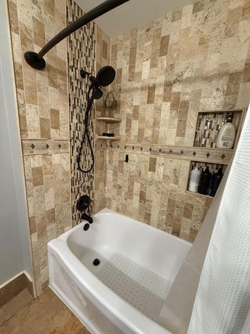 5610 W BOTTSFORD AVENUE, Greenfield, WI 53220