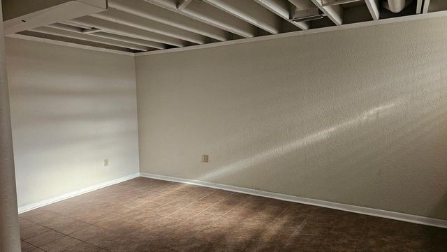 5610 W BOTTSFORD AVENUE, Greenfield, WI 53220