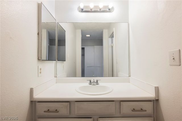 7401 Coffeyville Avenue, Las Vegas, NV 89147