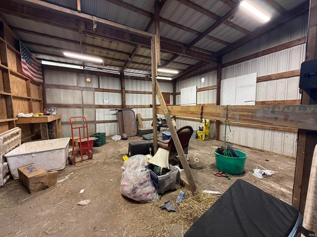 11491 W 875 S, Owensville, IN 47665