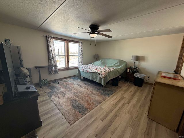 11491 W 875 S, Owensville, IN 47665