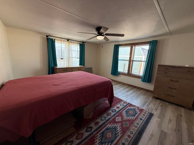 11491 W 875 S, Owensville, IN 47665