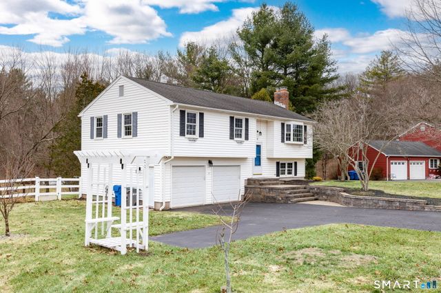 8 Still Field Road, Manchester, CT 06040