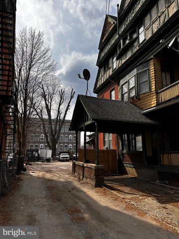 305 CHESTNUT AVE, Trenton, NJ 08609