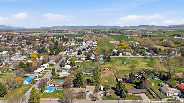 415 E 1ST, Preston, ID 83263