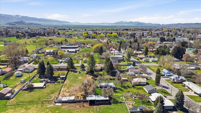 415 E 1ST, Preston, ID 83263