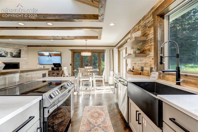 1460 Coyote Trail, Woodland Park, CO 80863
