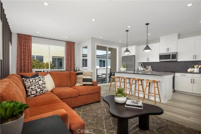 3681 W S. Eichler Paseo 3, Ontario, CA 91761