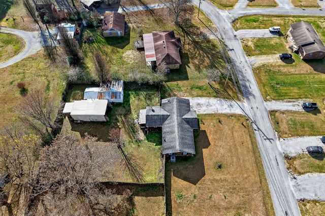 209 Pine Grove Rd, Smithville, TN 37166