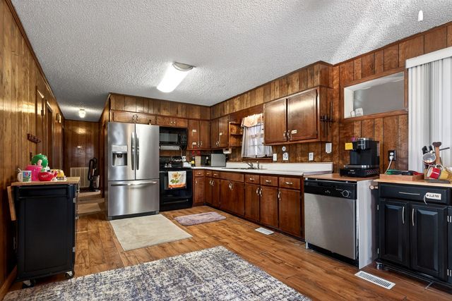 209 Pine Grove Rd, Smithville, TN 37166