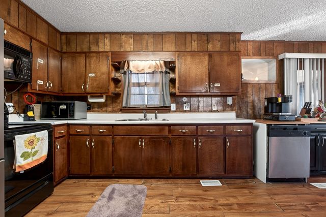 209 Pine Grove Rd, Smithville, TN 37166